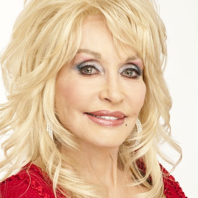 portrait photo of Dolly Parton